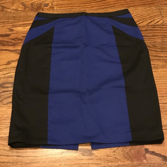 Express Black and Blue Geometric Skirt sz 6 - Picture 1 of 1